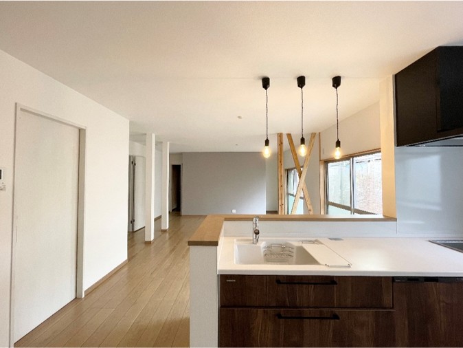 祖母から引き継ぎ 若夫婦が暮らす 明るく開放感のある家 写真