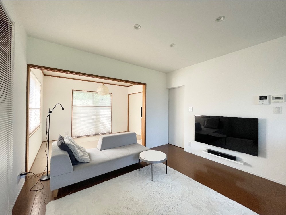 シンプルでミニマルな空間へのリノベーション 写真